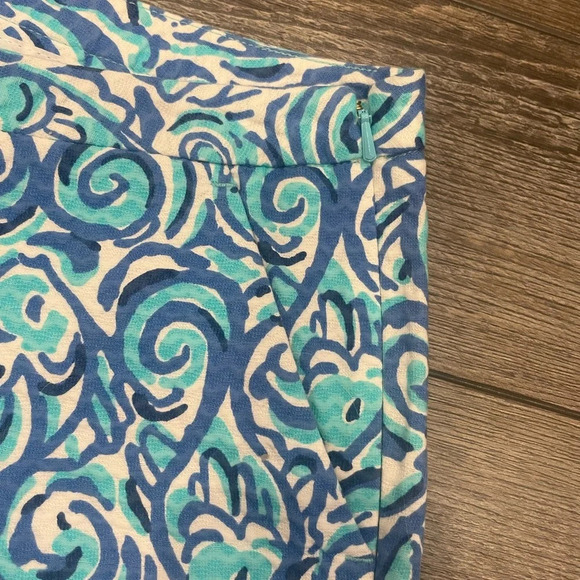 LILLY PULITZER Shorts Size 0 Adie Chasing Tail Blue Fish Side Zip w/ Pockets - Picture 4 of 6
